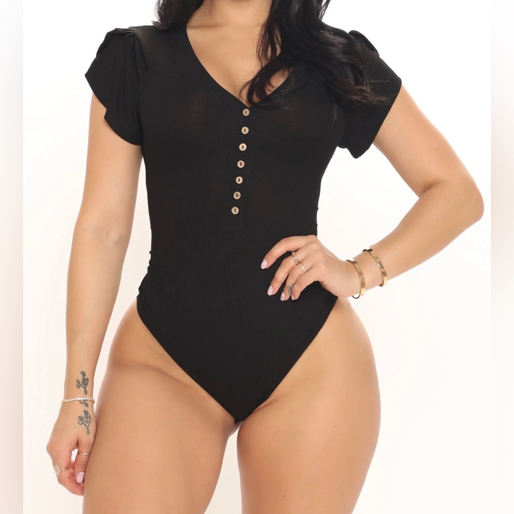 Women’s Fashion Nova Bodysuit Size Medium